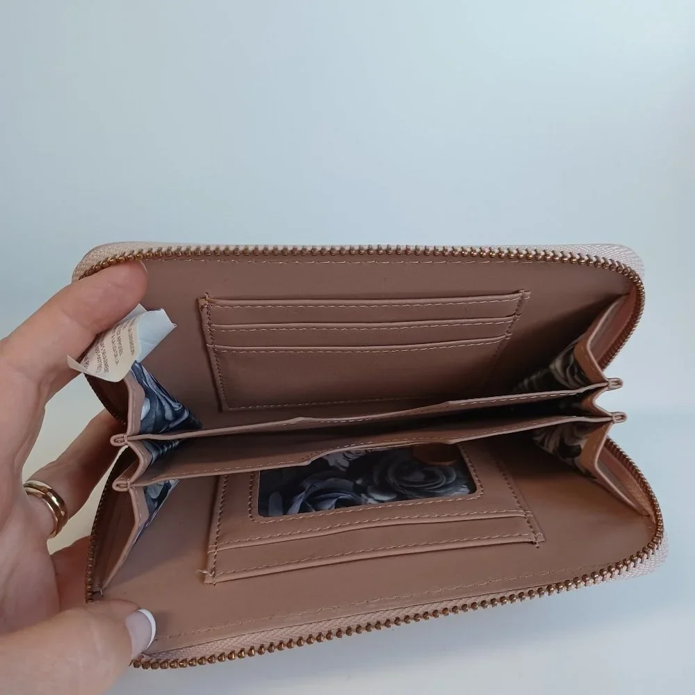 Adrienne Vittadini Wristlet Wallet Clutch Pouch Pale Dusty Pink Zip‎ Around